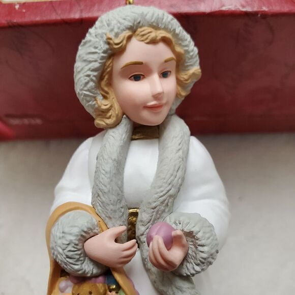 Hallmark 1997 Kolyada Christmas Visitors Collectors Series Keepsake Ornament. - Picture 6 of 10